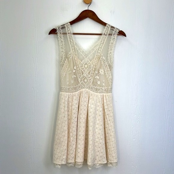 Free People - Victoria Ivory Lace Sleeveless Full Mini Dress Size Small - Picture 9 of 16